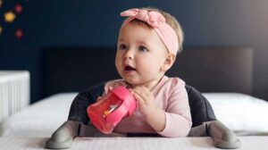 До какого возраста следует использовать детскую смесь для питания малышей
